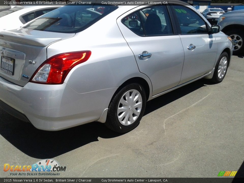 2015 Nissan Versa 1.6 SV Sedan Brilliant Silver / Charcoal Photo #13