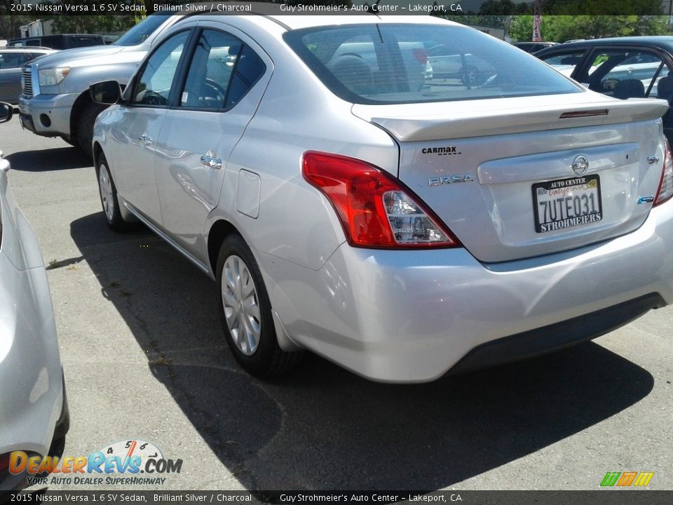 2015 Nissan Versa 1.6 SV Sedan Brilliant Silver / Charcoal Photo #14