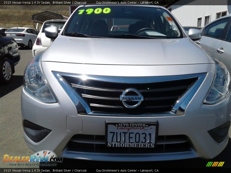 2015 Nissan Versa 1.6 SV Sedan Brilliant Silver / Charcoal Photo #16