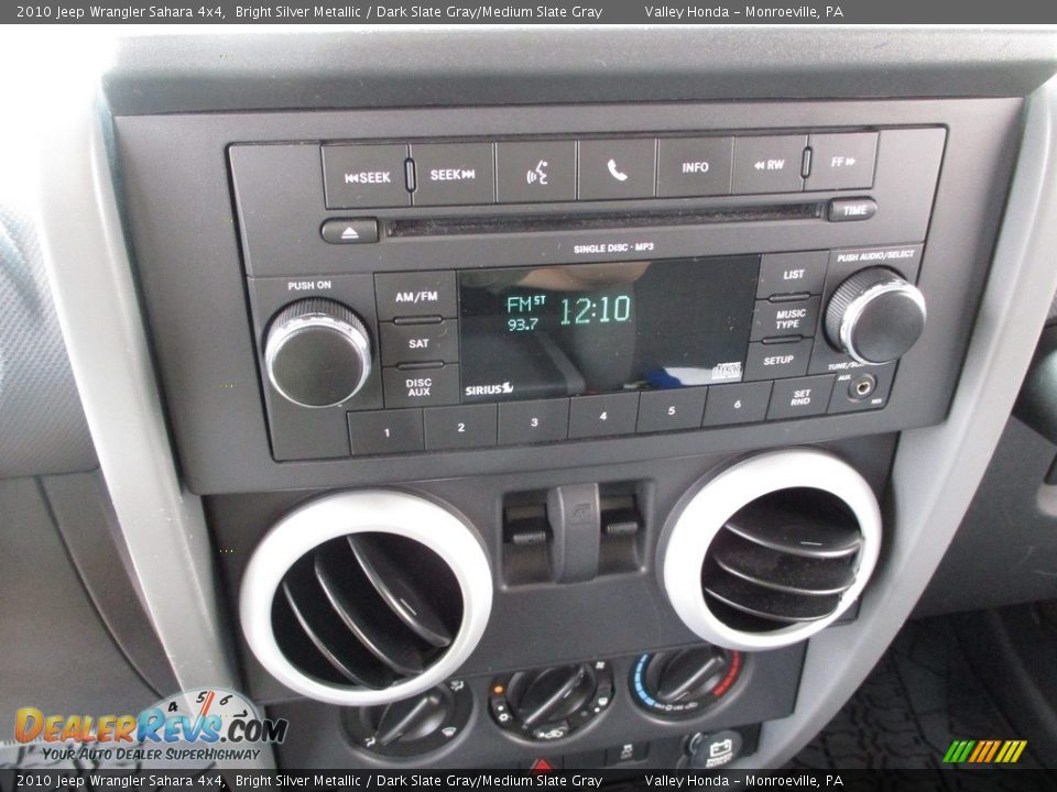 2010 Jeep Wrangler Sahara 4x4 Bright Silver Metallic / Dark Slate Gray/Medium Slate Gray Photo #16
