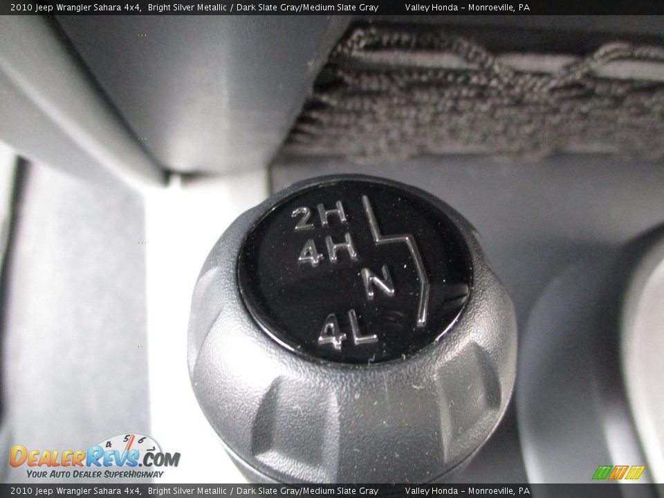 2010 Jeep Wrangler Sahara 4x4 Bright Silver Metallic / Dark Slate Gray/Medium Slate Gray Photo #17