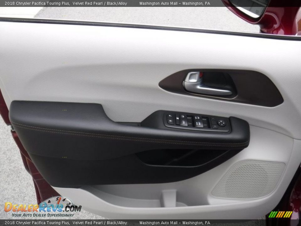 2018 Chrysler Pacifica Touring Plus Velvet Red Pearl / Black/Alloy Photo #12