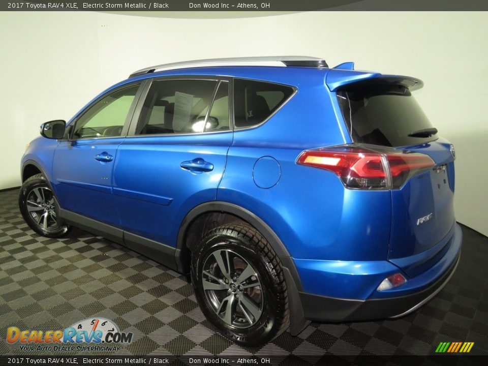 2017 Toyota RAV4 XLE Electric Storm Metallic / Black Photo #9