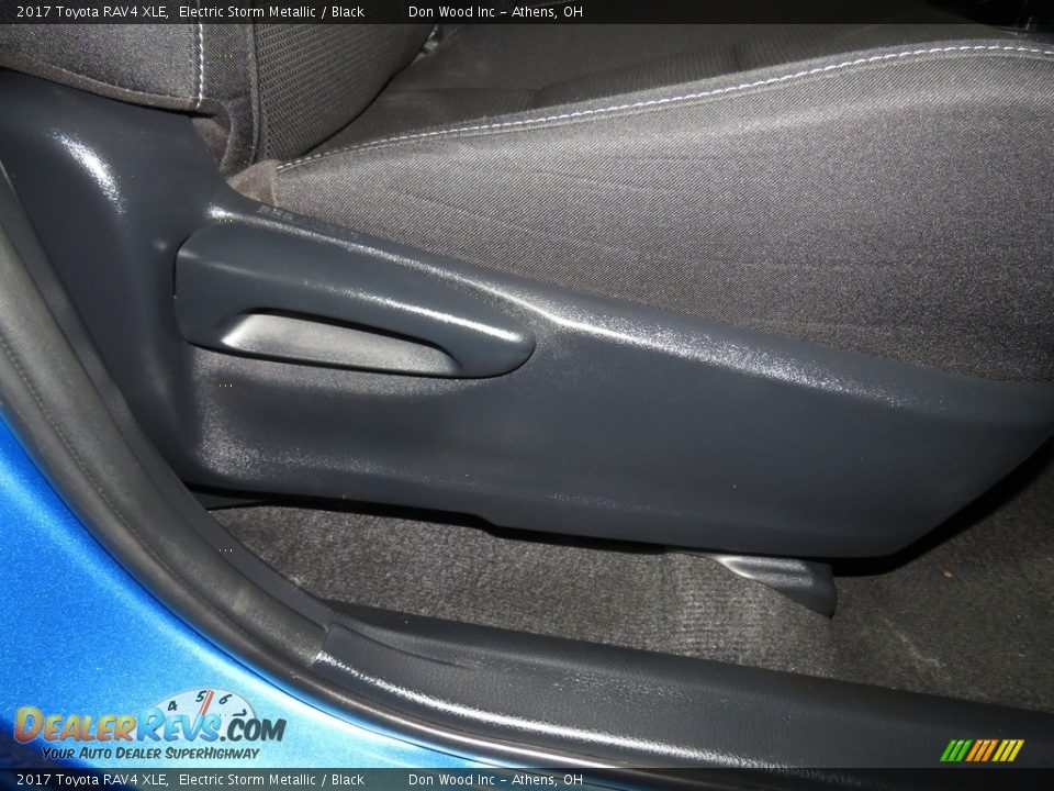 2017 Toyota RAV4 XLE Electric Storm Metallic / Black Photo #26