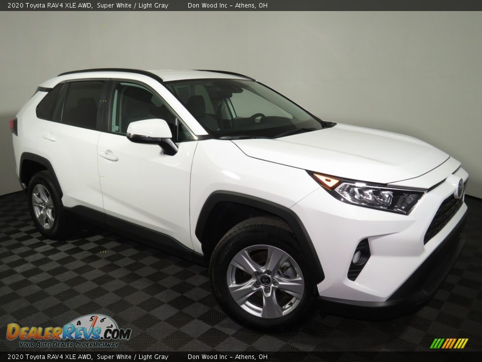 2020 Toyota RAV4 XLE AWD Super White / Light Gray Photo #2