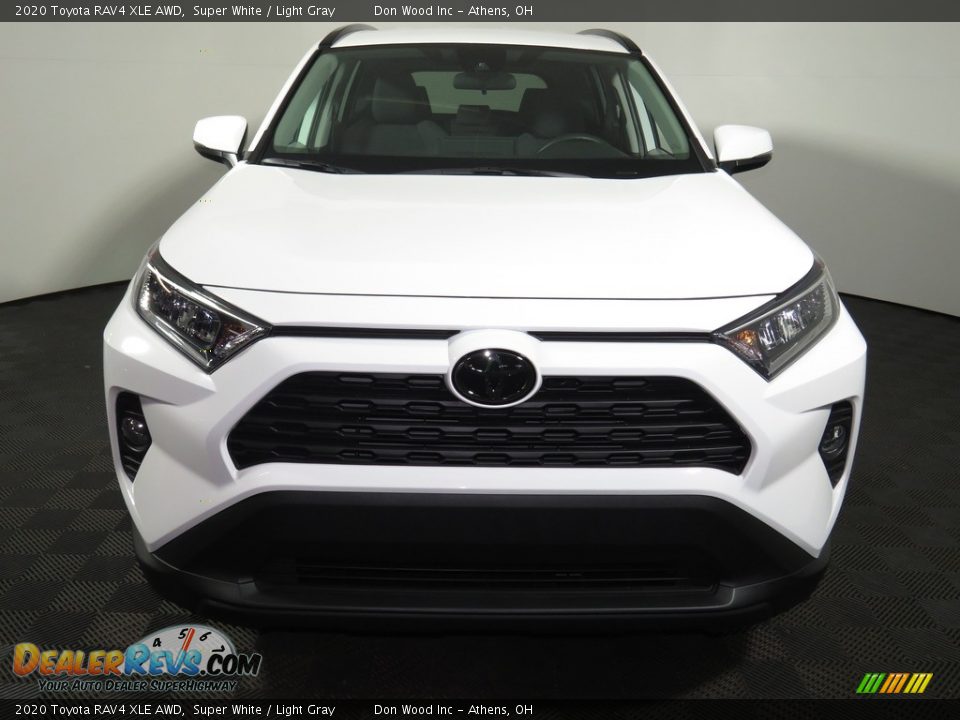 2020 Toyota RAV4 XLE AWD Super White / Light Gray Photo #4