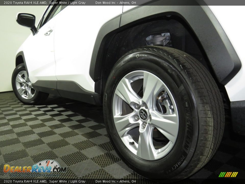 2020 Toyota RAV4 XLE AWD Super White / Light Gray Photo #10