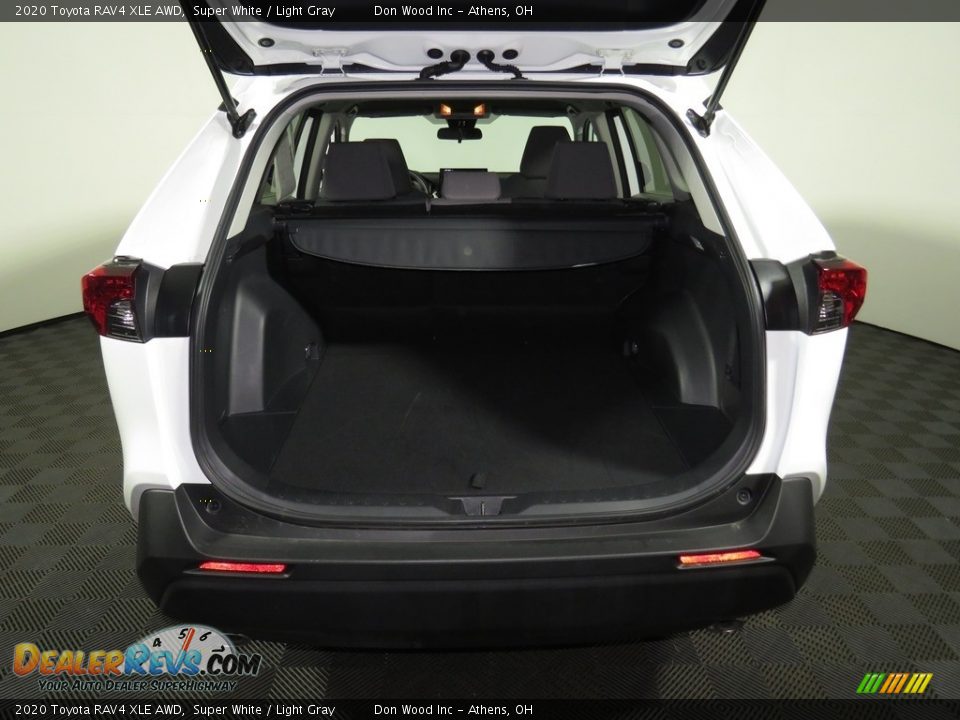 2020 Toyota RAV4 XLE AWD Super White / Light Gray Photo #12