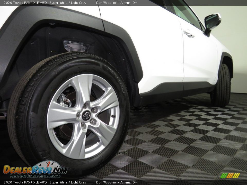 2020 Toyota RAV4 XLE AWD Super White / Light Gray Photo #16