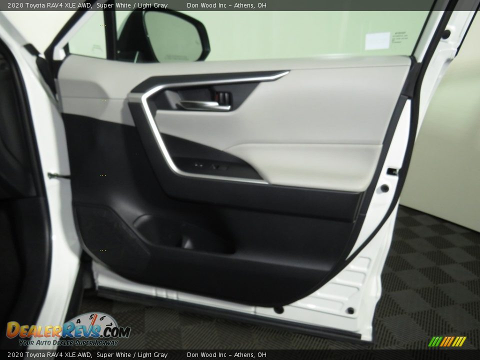 2020 Toyota RAV4 XLE AWD Super White / Light Gray Photo #25