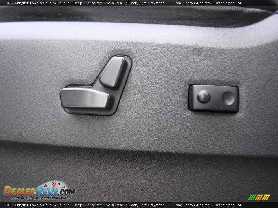 2014 Chrysler Town & Country Touring Deep Cherry Red Crystal Pearl / Black/Light Graystone Photo #15
