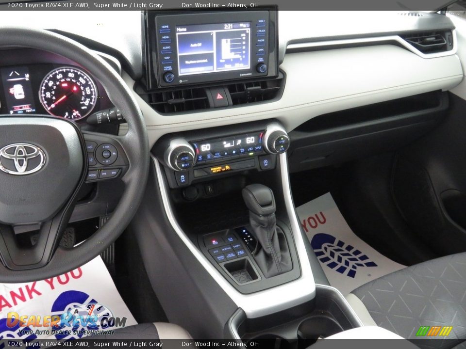 2020 Toyota RAV4 XLE AWD Super White / Light Gray Photo #31