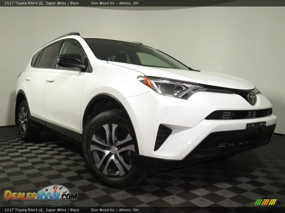 2017 Toyota RAV4 LE Super White / Black Photo #1