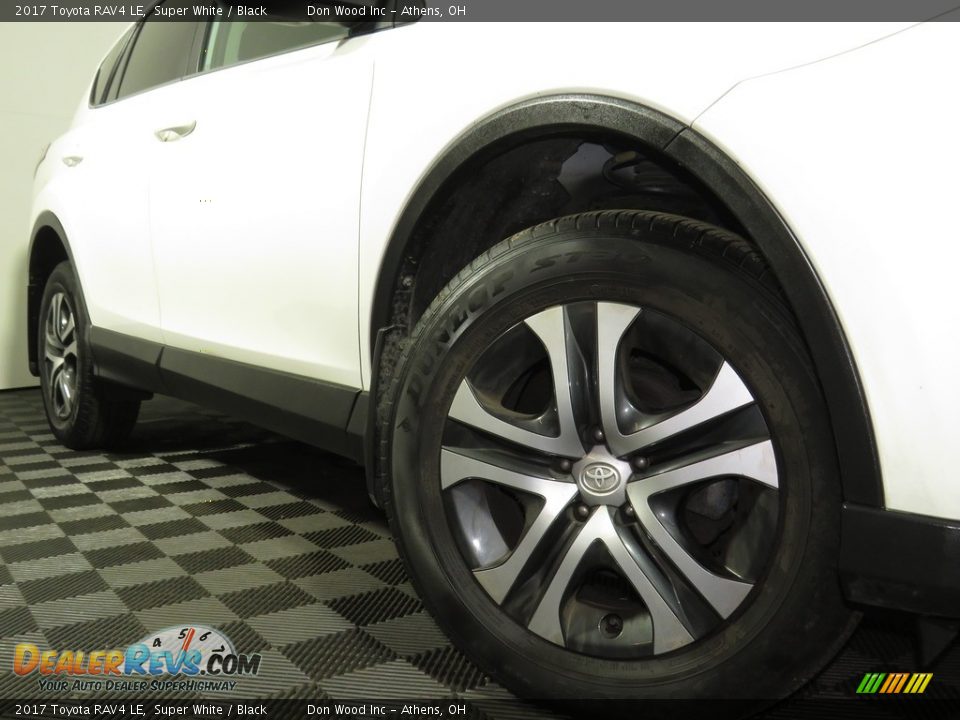 2017 Toyota RAV4 LE Super White / Black Photo #3