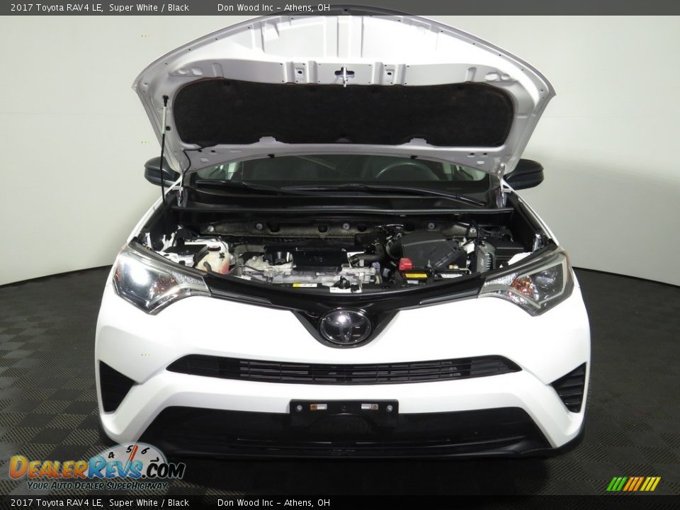 2017 Toyota RAV4 LE Super White / Black Photo #5