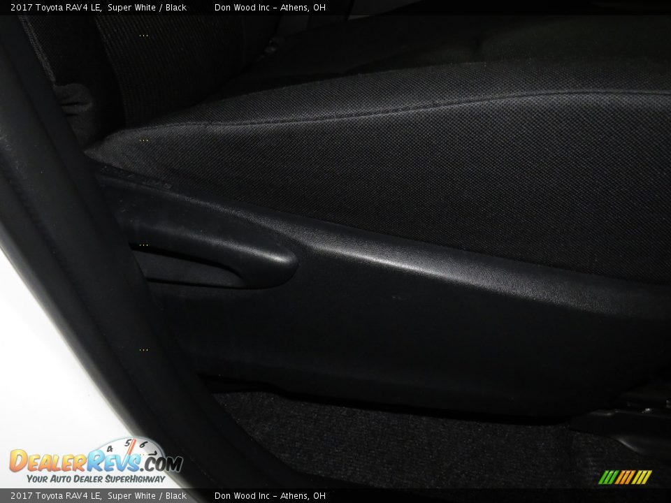 2017 Toyota RAV4 LE Super White / Black Photo #26