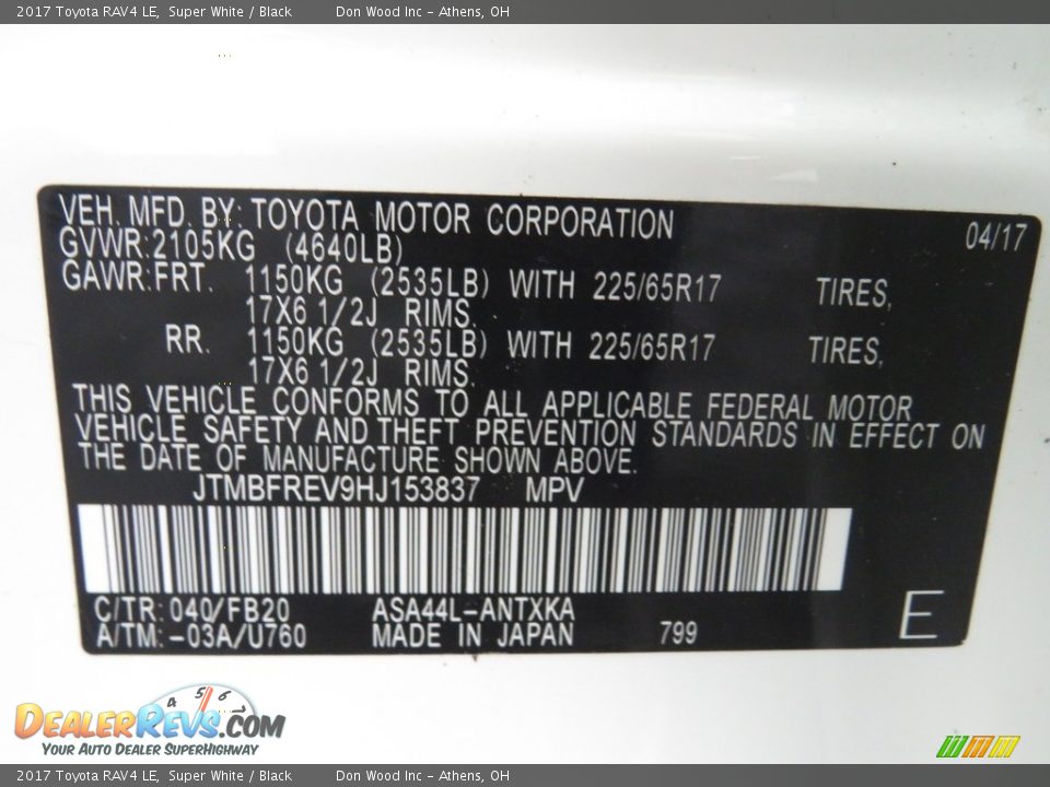 2017 Toyota RAV4 LE Super White / Black Photo #33