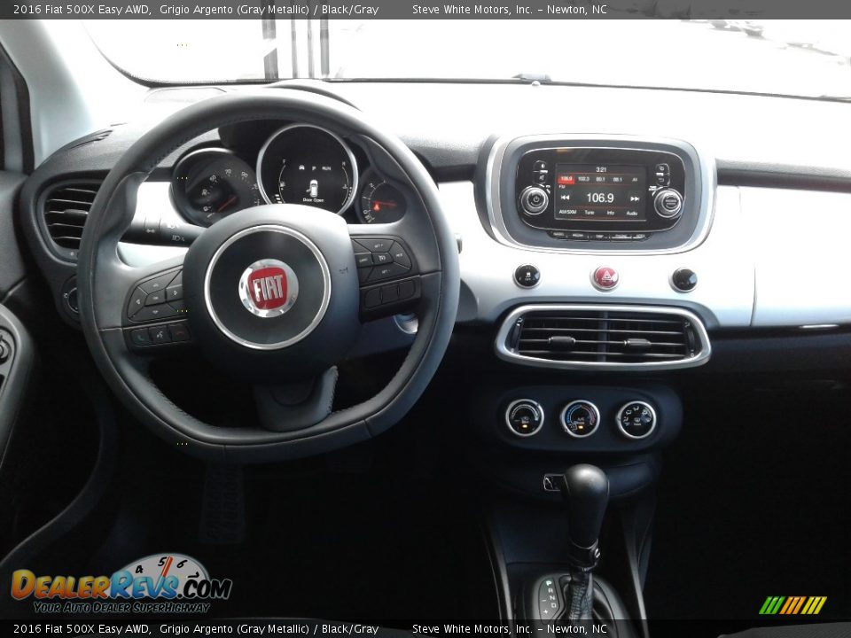 Dashboard of 2016 Fiat 500X Easy AWD Photo #18