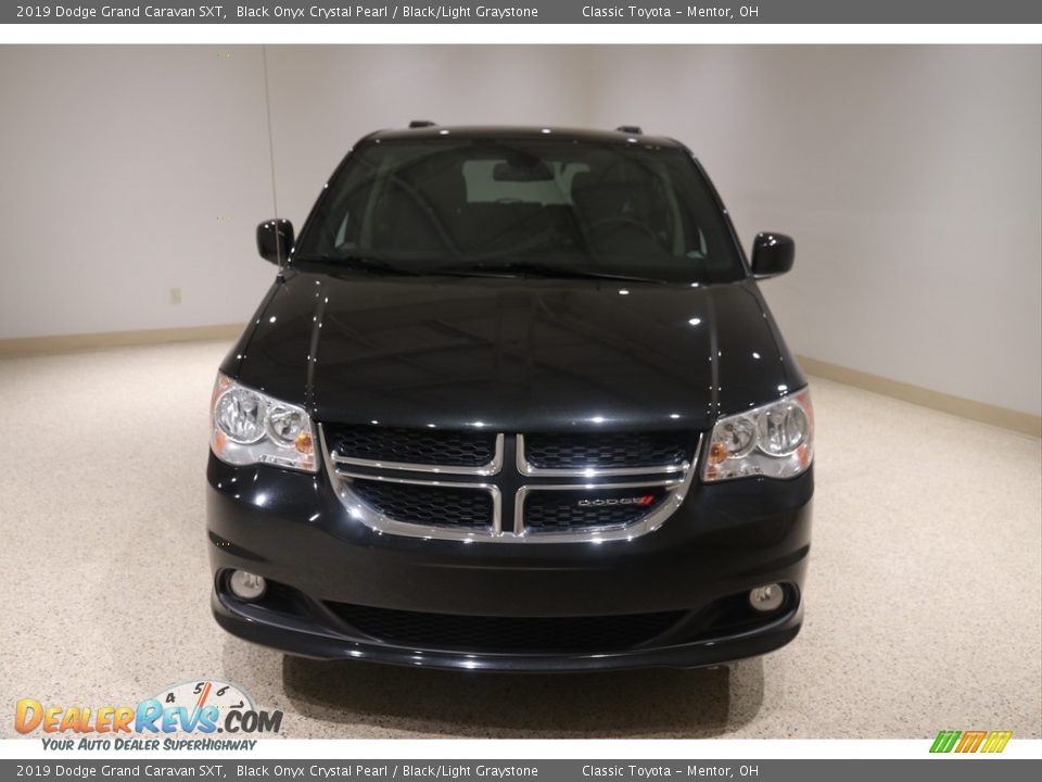 2019 Dodge Grand Caravan SXT Black Onyx Crystal Pearl / Black/Light Graystone Photo #2