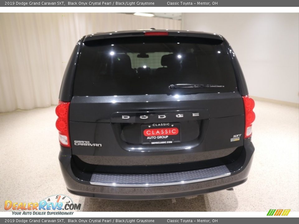 2019 Dodge Grand Caravan SXT Black Onyx Crystal Pearl / Black/Light Graystone Photo #4