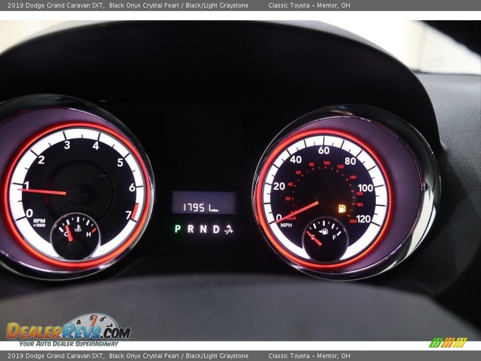 2019 Dodge Grand Caravan SXT Black Onyx Crystal Pearl / Black/Light Graystone Photo #9