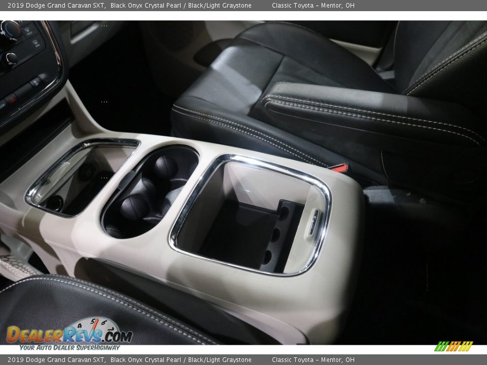 2019 Dodge Grand Caravan SXT Black Onyx Crystal Pearl / Black/Light Graystone Photo #12