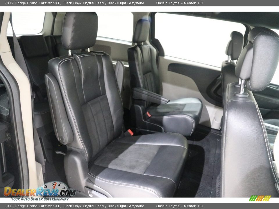 2019 Dodge Grand Caravan SXT Black Onyx Crystal Pearl / Black/Light Graystone Photo #14