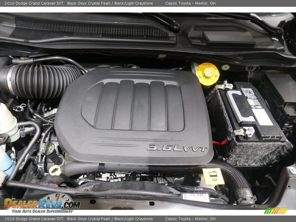 2019 Dodge Grand Caravan SXT Black Onyx Crystal Pearl / Black/Light Graystone Photo #18