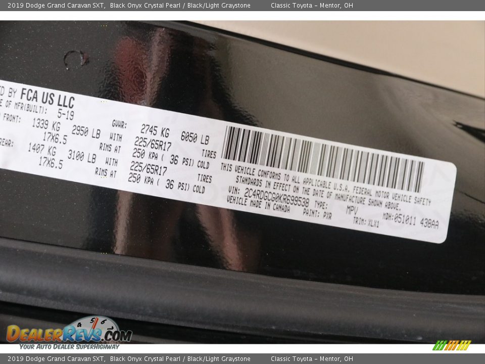 2019 Dodge Grand Caravan SXT Black Onyx Crystal Pearl / Black/Light Graystone Photo #19