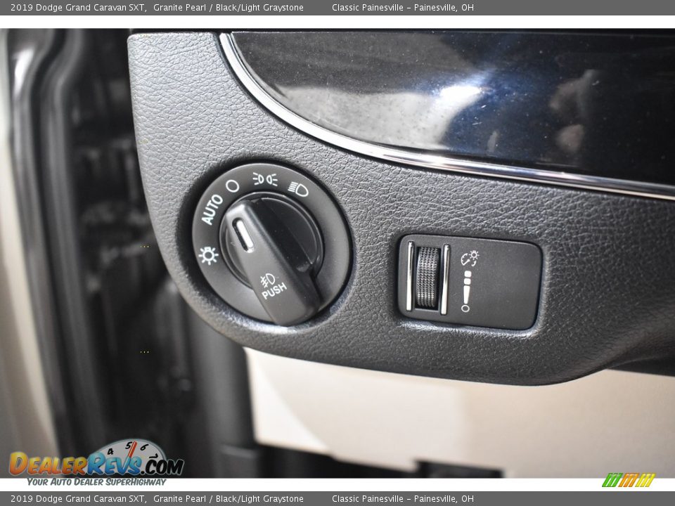 2019 Dodge Grand Caravan SXT Granite Pearl / Black/Light Graystone Photo #12