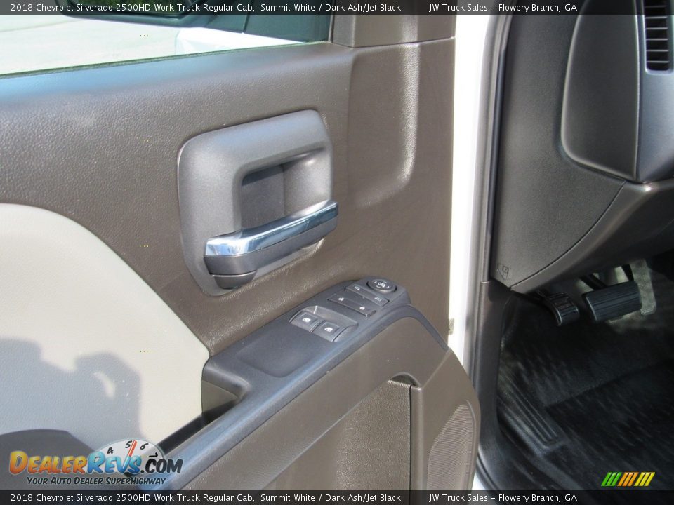 Door Panel of 2018 Chevrolet Silverado 2500HD Work Truck Regular Cab Photo #15