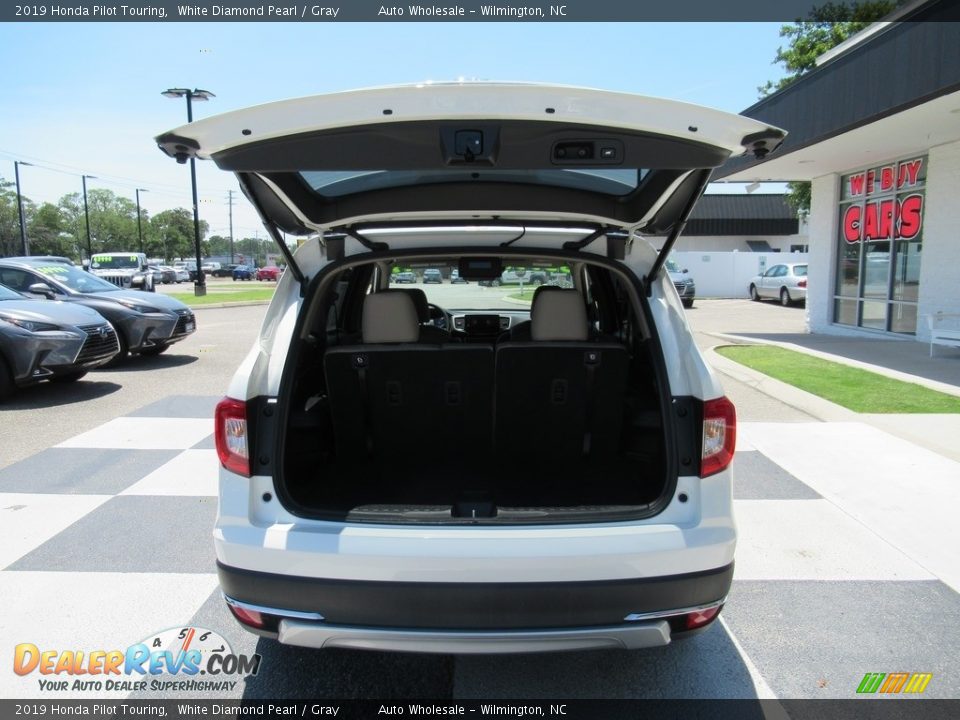 2019 Honda Pilot Touring White Diamond Pearl / Gray Photo #5