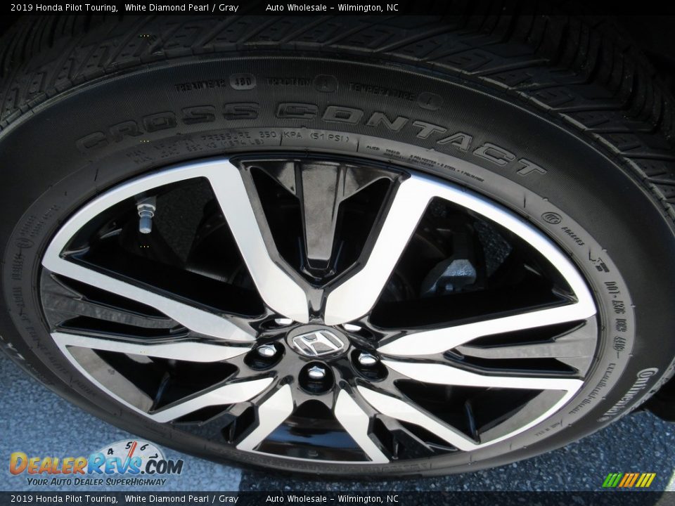 2019 Honda Pilot Touring White Diamond Pearl / Gray Photo #7