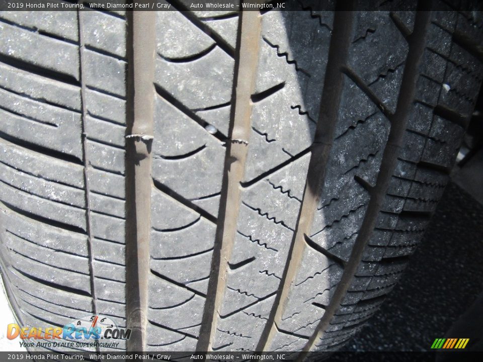 2019 Honda Pilot Touring White Diamond Pearl / Gray Photo #9
