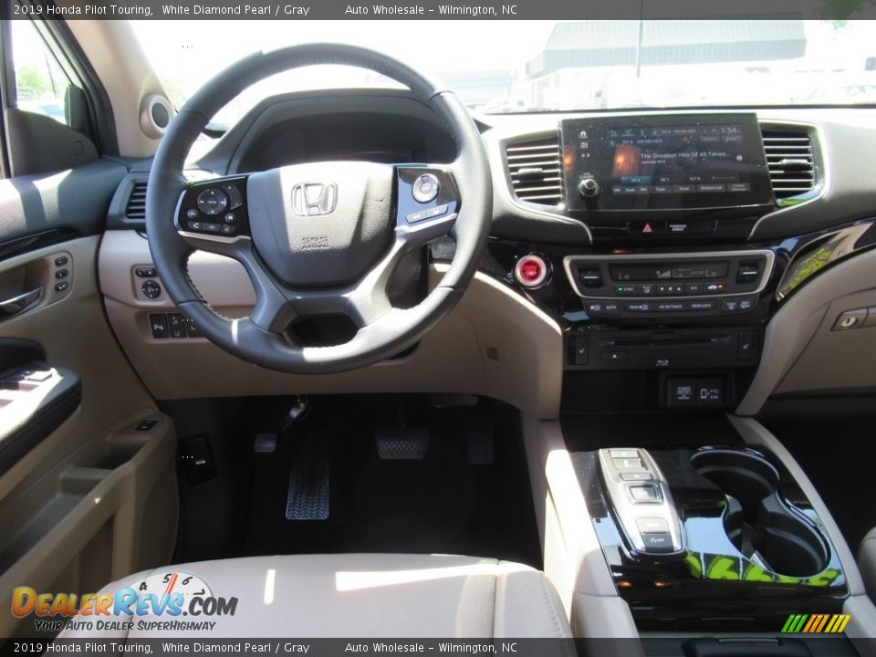 2019 Honda Pilot Touring White Diamond Pearl / Gray Photo #15