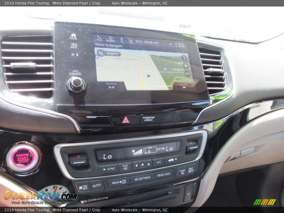 2019 Honda Pilot Touring White Diamond Pearl / Gray Photo #17