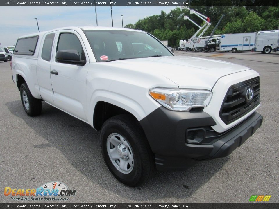 Front 3/4 View of 2016 Toyota Tacoma SR Access Cab Photo #5