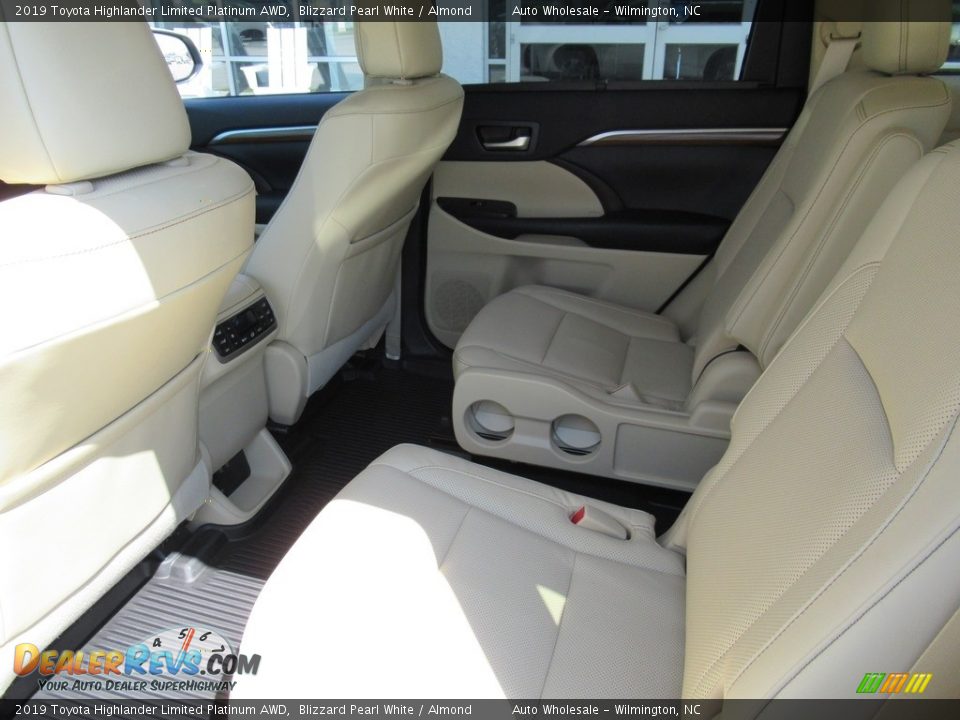 2019 Toyota Highlander Limited Platinum AWD Blizzard Pearl White / Almond Photo #12
