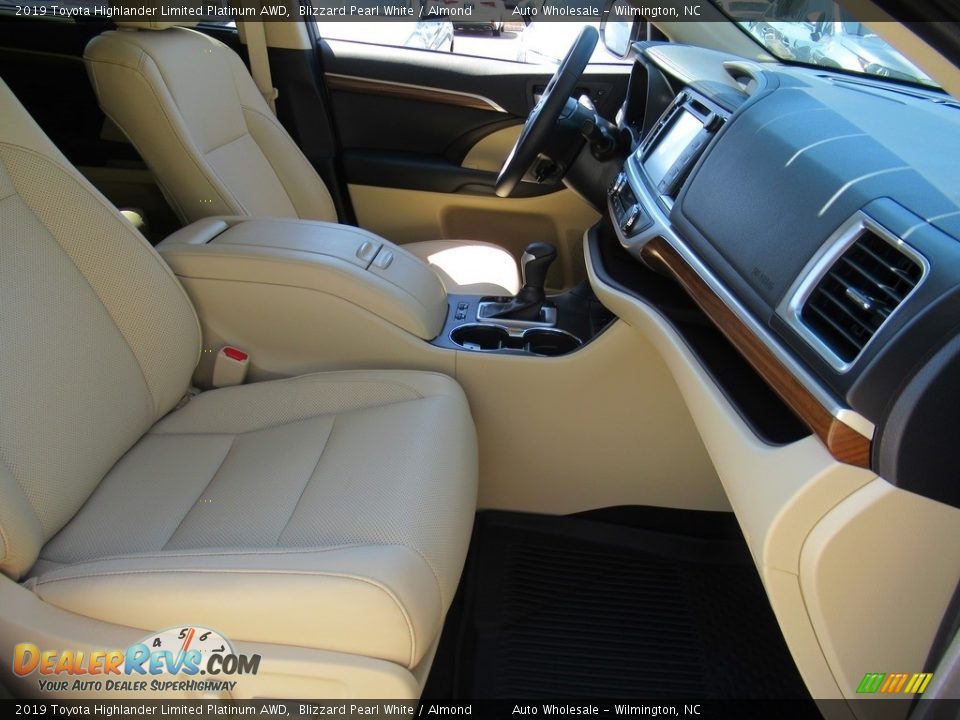2019 Toyota Highlander Limited Platinum AWD Blizzard Pearl White / Almond Photo #13