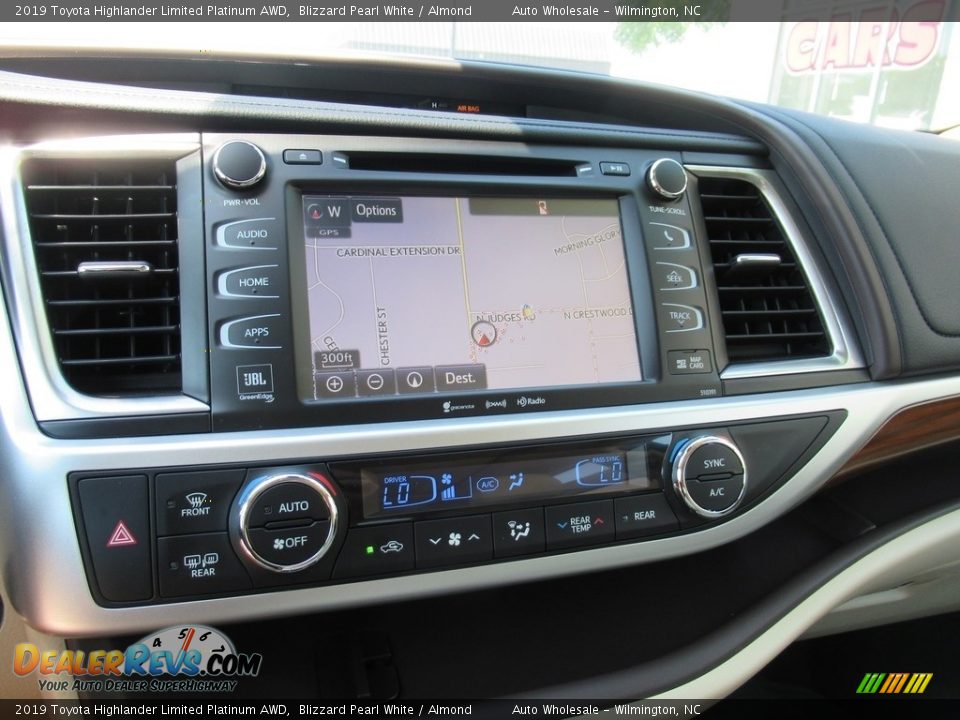 2019 Toyota Highlander Limited Platinum AWD Blizzard Pearl White / Almond Photo #17