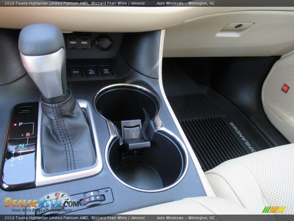 2019 Toyota Highlander Limited Platinum AWD Blizzard Pearl White / Almond Photo #19