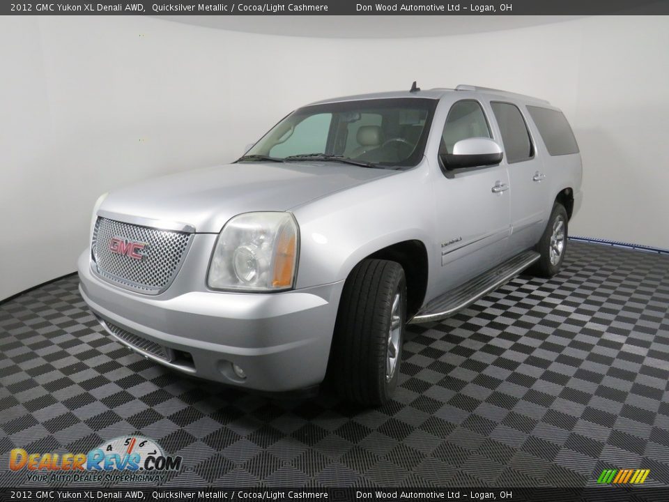 2012 GMC Yukon XL Denali AWD Quicksilver Metallic / Cocoa/Light Cashmere Photo #12