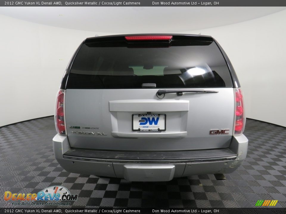 2012 GMC Yukon XL Denali AWD Quicksilver Metallic / Cocoa/Light Cashmere Photo #16