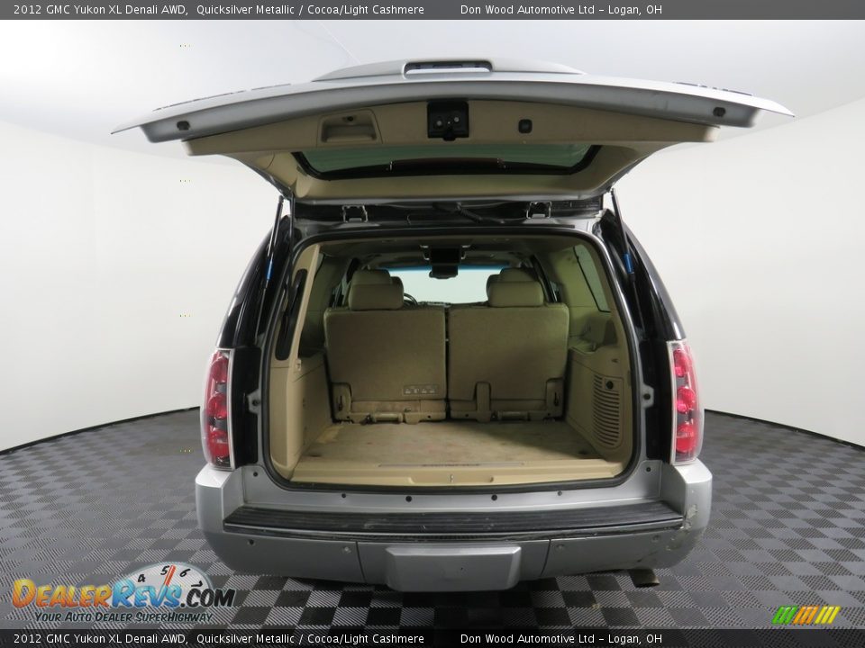 2012 GMC Yukon XL Denali AWD Quicksilver Metallic / Cocoa/Light Cashmere Photo #17