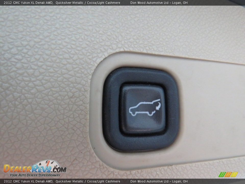 2012 GMC Yukon XL Denali AWD Quicksilver Metallic / Cocoa/Light Cashmere Photo #19