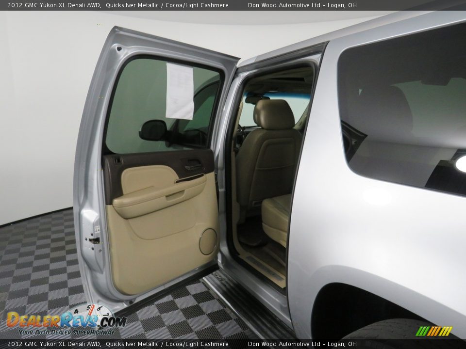 2012 GMC Yukon XL Denali AWD Quicksilver Metallic / Cocoa/Light Cashmere Photo #35