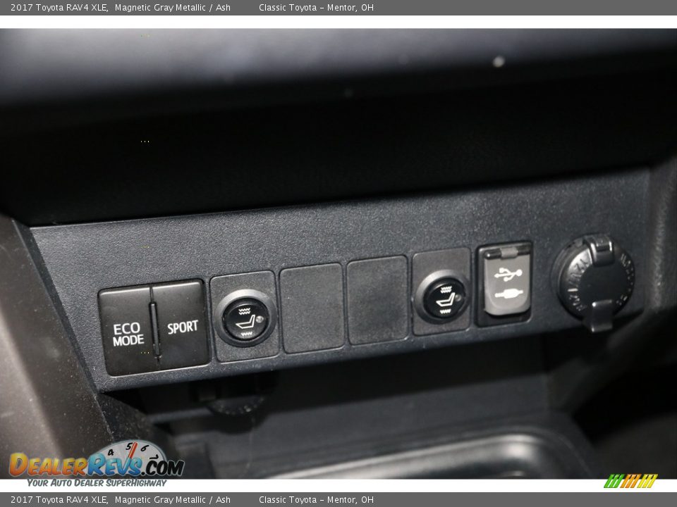 2017 Toyota RAV4 XLE Magnetic Gray Metallic / Ash Photo #13