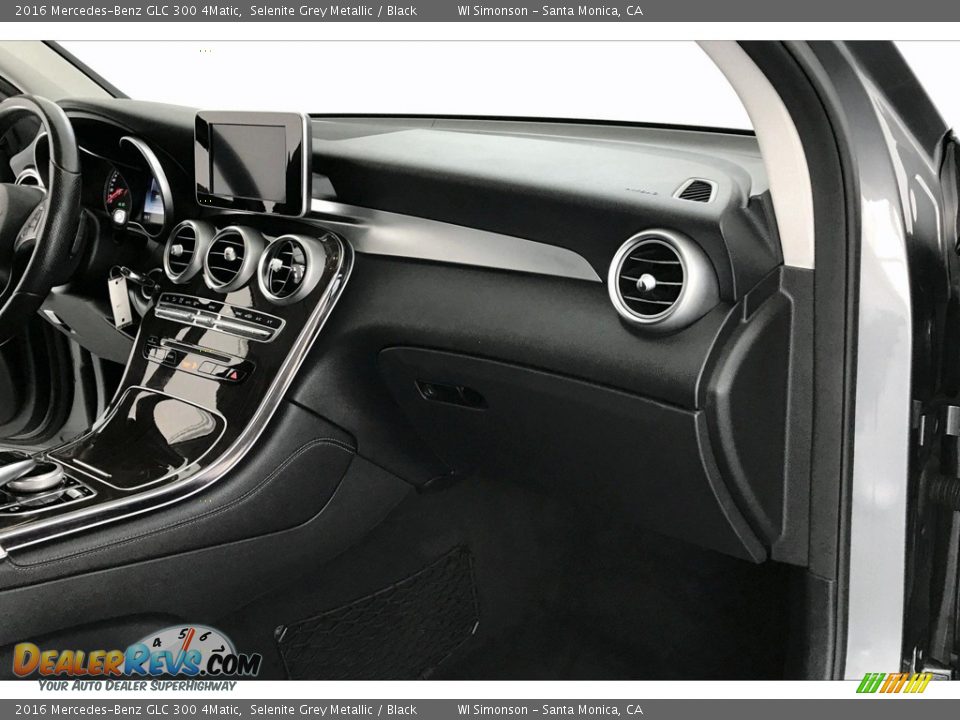 2016 Mercedes-Benz GLC 300 4Matic Selenite Grey Metallic / Black Photo #28