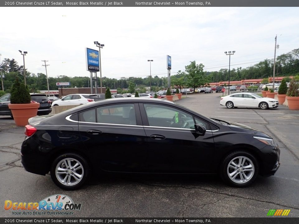 2016 Chevrolet Cruze LT Sedan Mosaic Black Metallic / Jet Black Photo #10