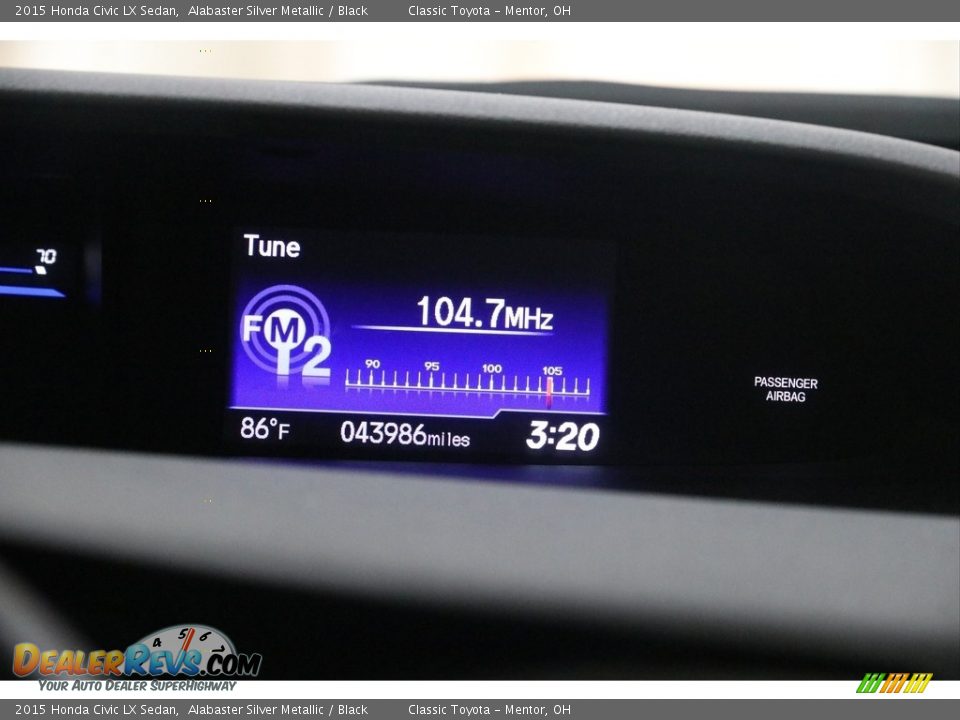 2015 Honda Civic LX Sedan Alabaster Silver Metallic / Black Photo #12